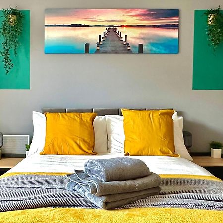 Watford Serviced Apartment, Free Parking, City Centre ภายนอก รูปภาพ