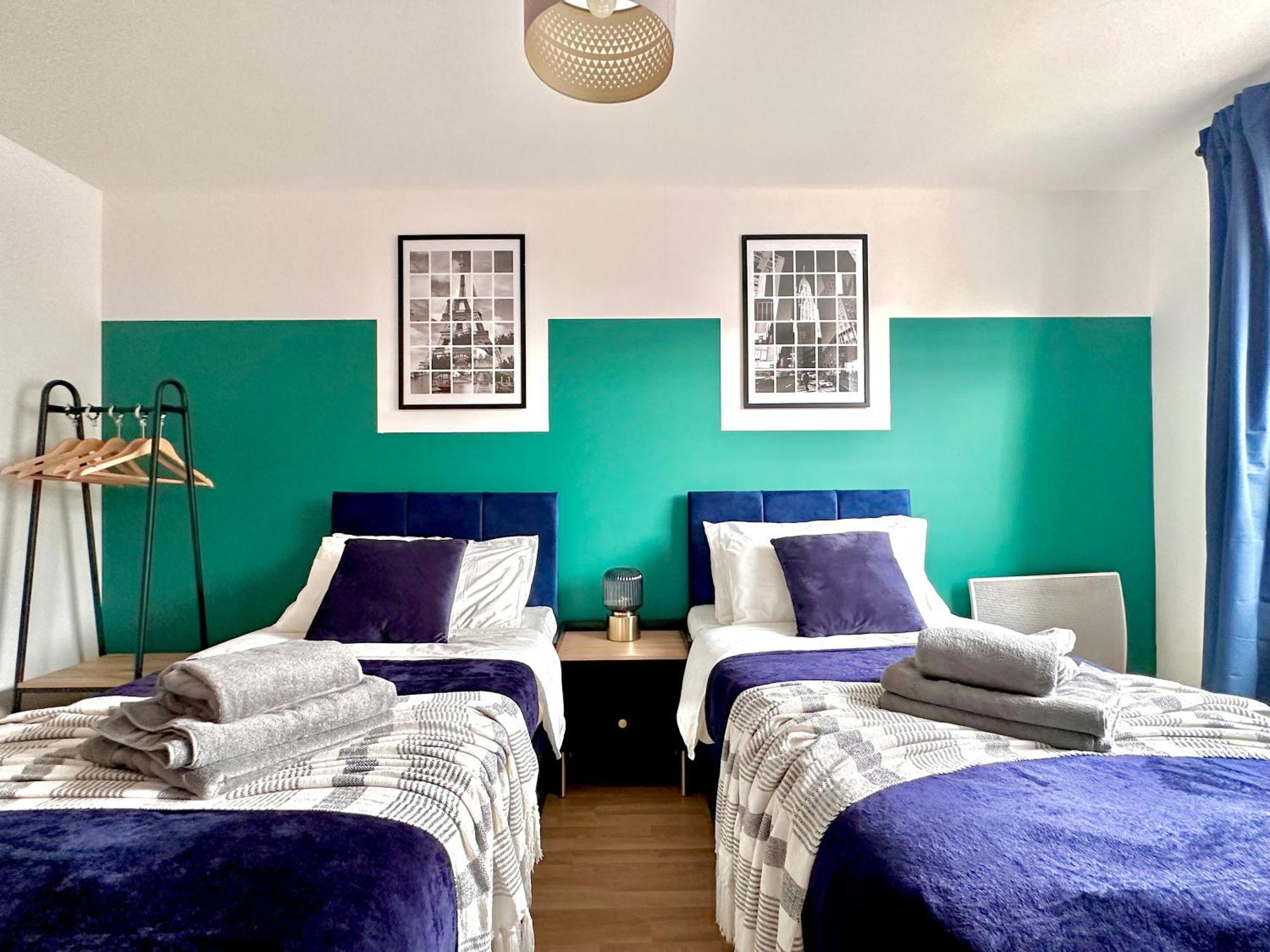 Watford Serviced Apartment, Free Parking, City Centre ภายนอก รูปภาพ
