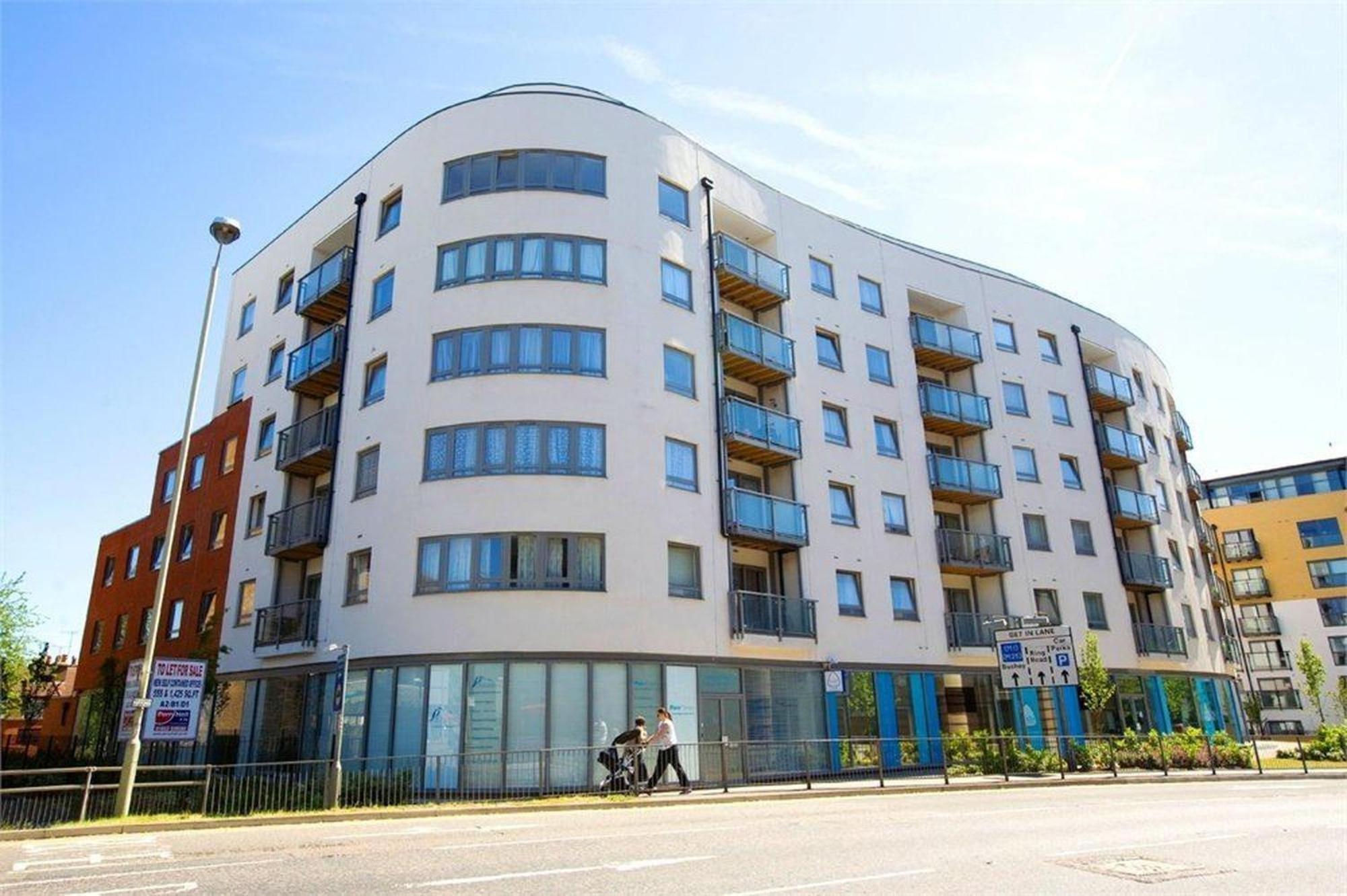 Watford Serviced Apartment, Free Parking, City Centre ภายนอก รูปภาพ