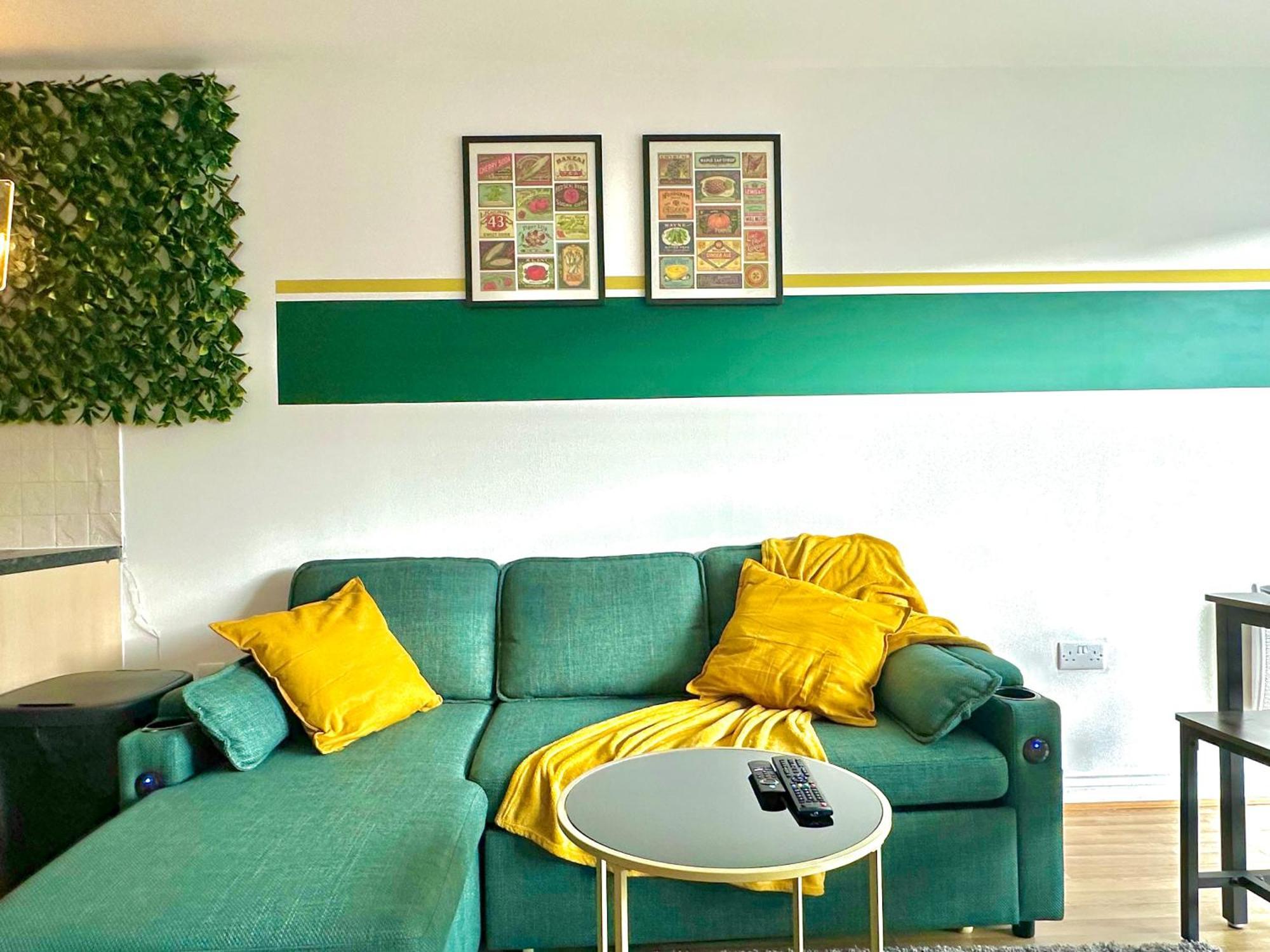 Watford Serviced Apartment, Free Parking, City Centre ภายนอก รูปภาพ